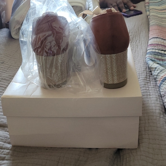 Bernetta Natural Wedges - Picture 4 of 4